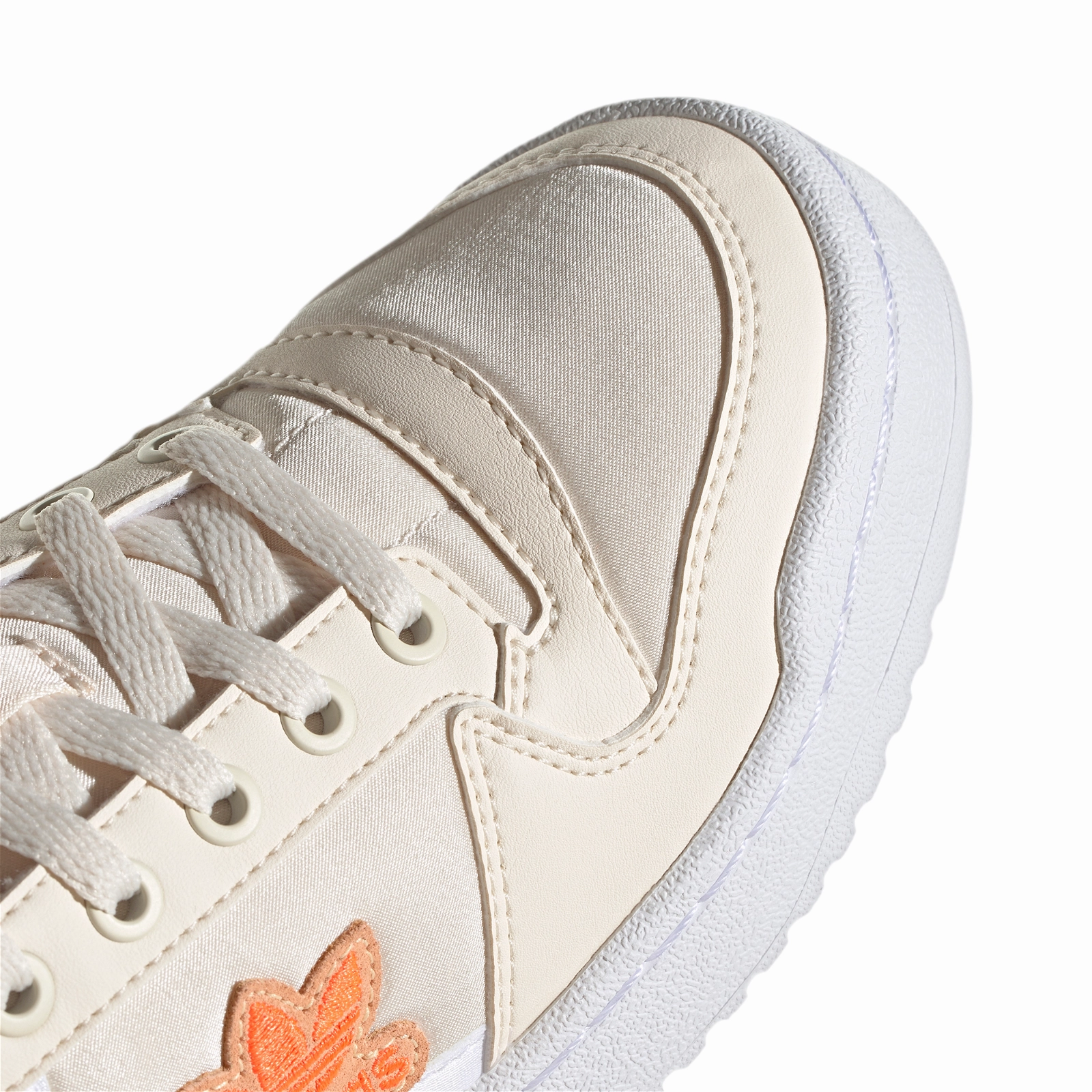 adidas Originals Womens Forum Bold Embroidered Trefoils - White Adidas Football Shoes