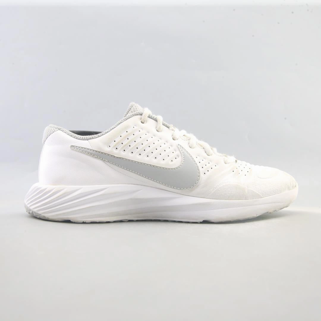 NIKE ALPHA HUARACHE 3 Best Spikeless Golf Shoe