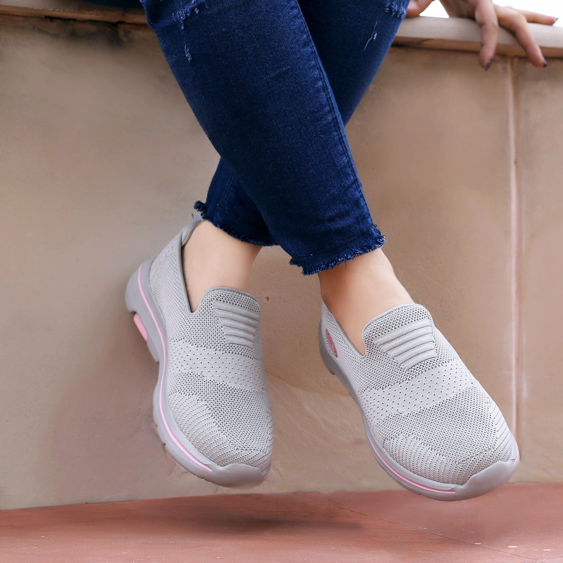 Circus Sneakers Bacca Bucci NIMBUS Women All-Day wear Joggers Slip-on