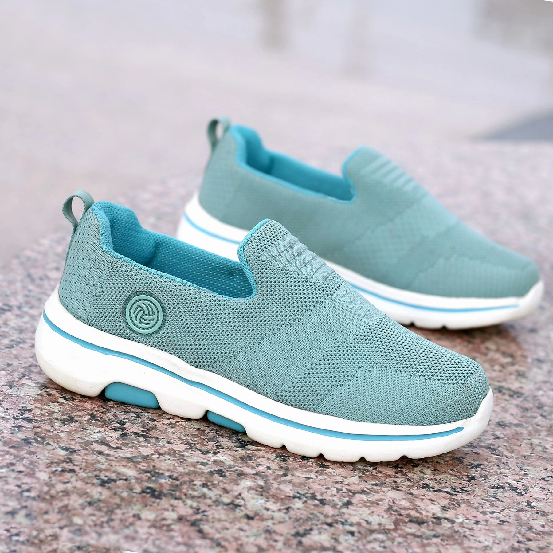 Bacca Bucci NIMBUS Women All-Day wear Joggers Slip-on Steve Madden Slip On Sneakers