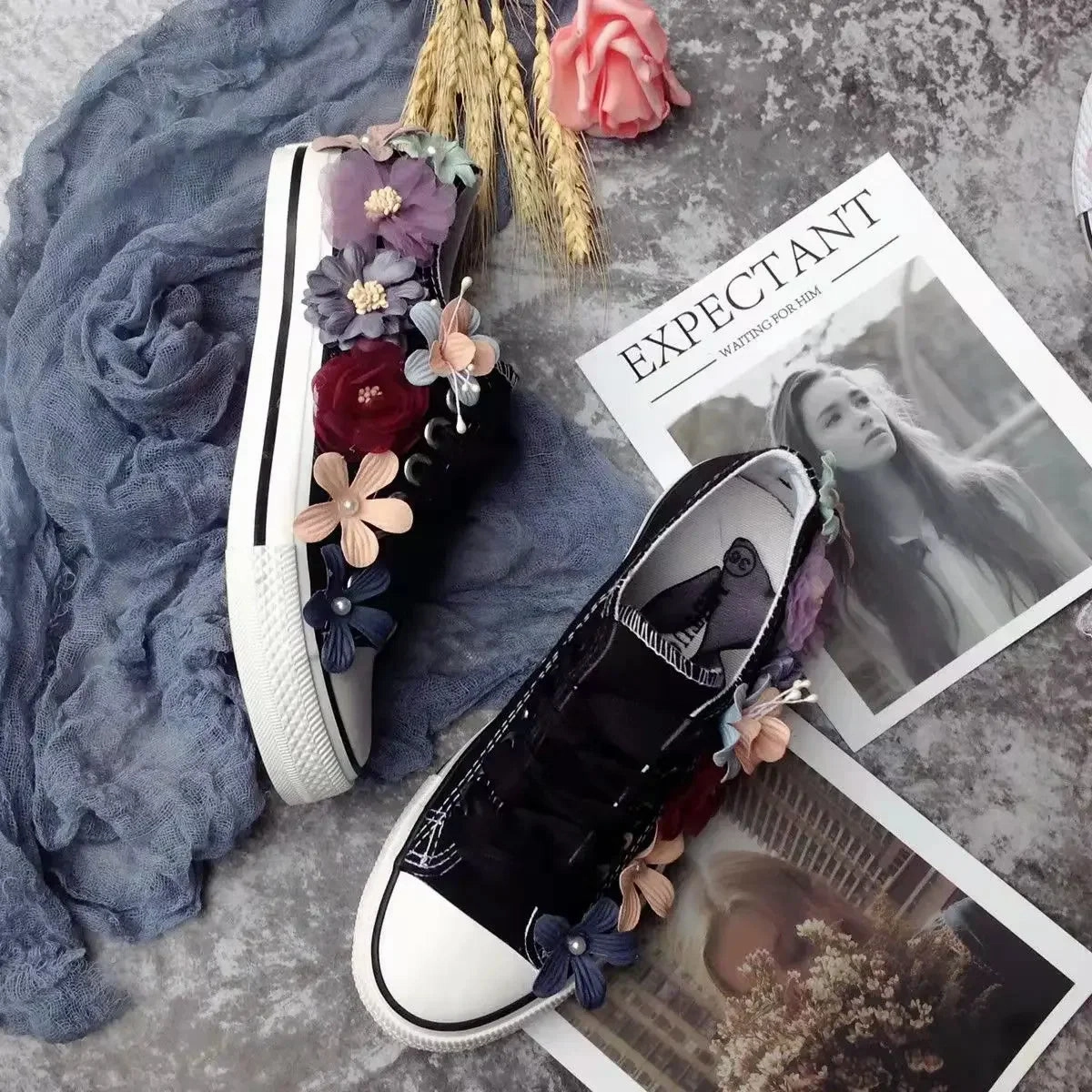 binfenxie  -  Women's Sports Shoes High-top Canvas Shoes Sweet Lace-up Shoes for Women White / Black Flowers Student Pretty Fairy Sneakers Sneakers For The Office