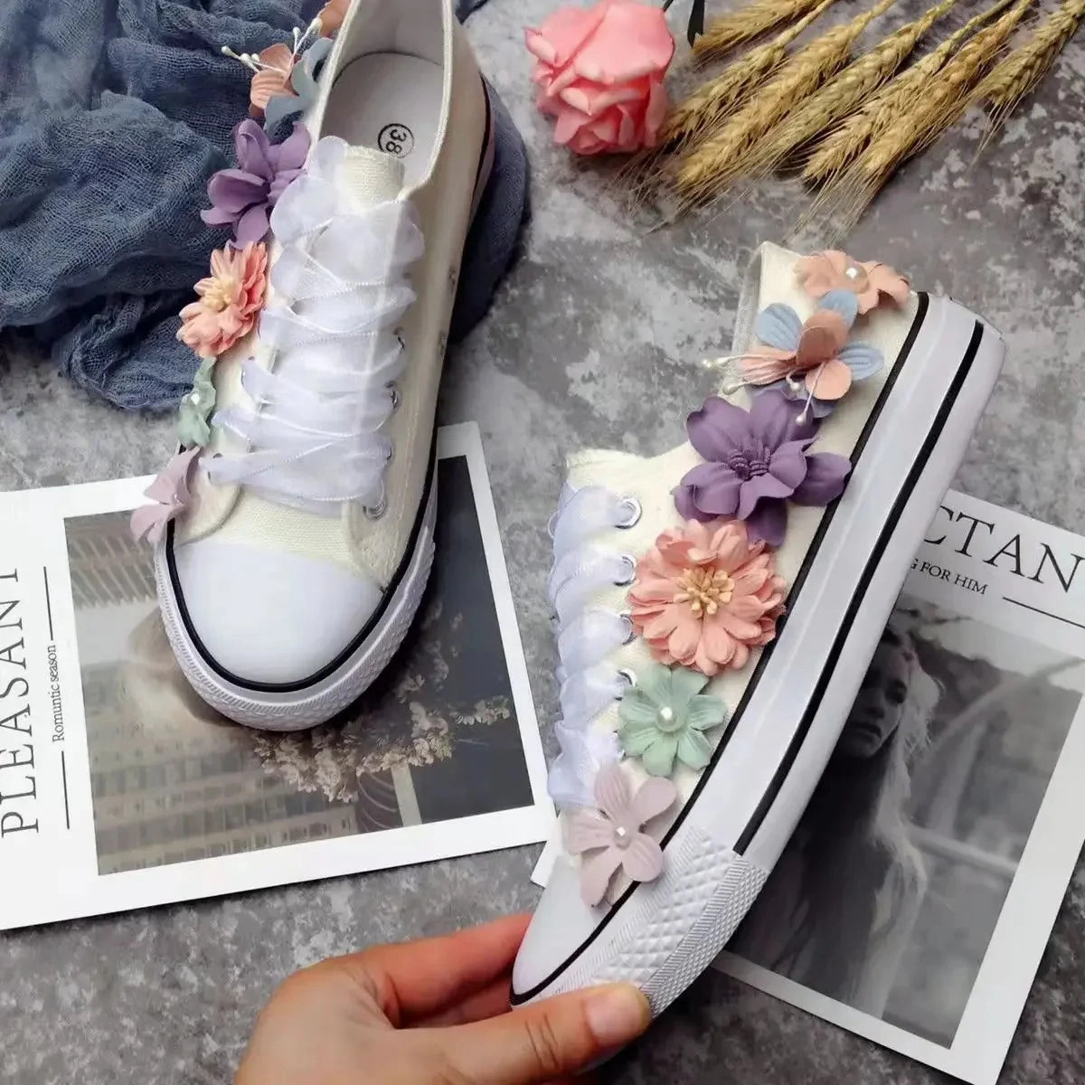 High Top Sneakers With Zipper binfenxie  -  Women's Sports Shoes High-top Canvas Shoes Sweet Lace-up Shoes for Women White / Black Flowers Student Pretty Fairy Sneakers