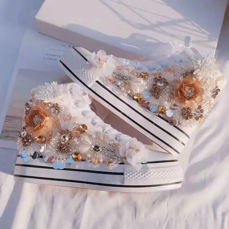 Squeaky Sneakers binfenxie  -  Women's Sports Shoes High-top Canvas Shoes Sweet Lace-up Shoes for Women White / Black Flowers Student Pretty Fairy Sneakers