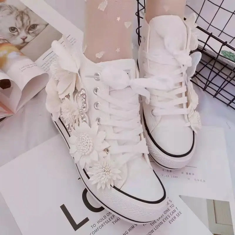 binfenxie  -  Women's Sports Shoes High-top Canvas Shoes Sweet Lace-up Shoes for Women White / Black Flowers Student Pretty Fairy Sneakers Paw Sneakers