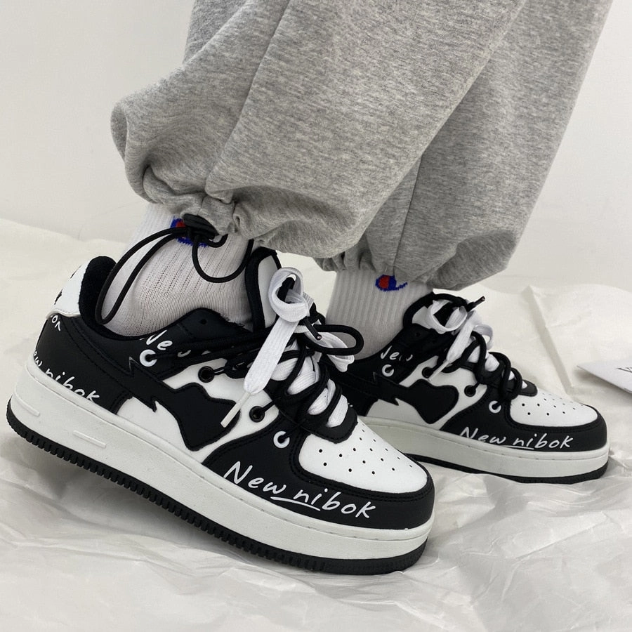 Brand Lace Up Fashion Sneakers Women Zapatillas Mujer Light Flat Shoes Couple Outdoor Running Shoes For Women Vulcanized Shoes Flat Track Racing Steel Shoe