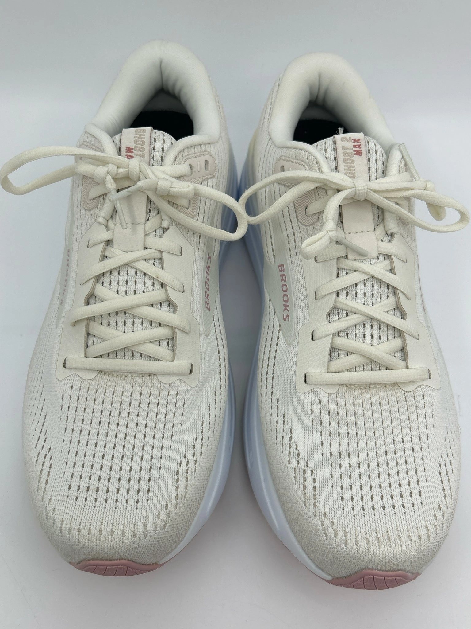 BROOKS NWOB Size 11 Cream Women Sneakers Best Of Sneakers For Running