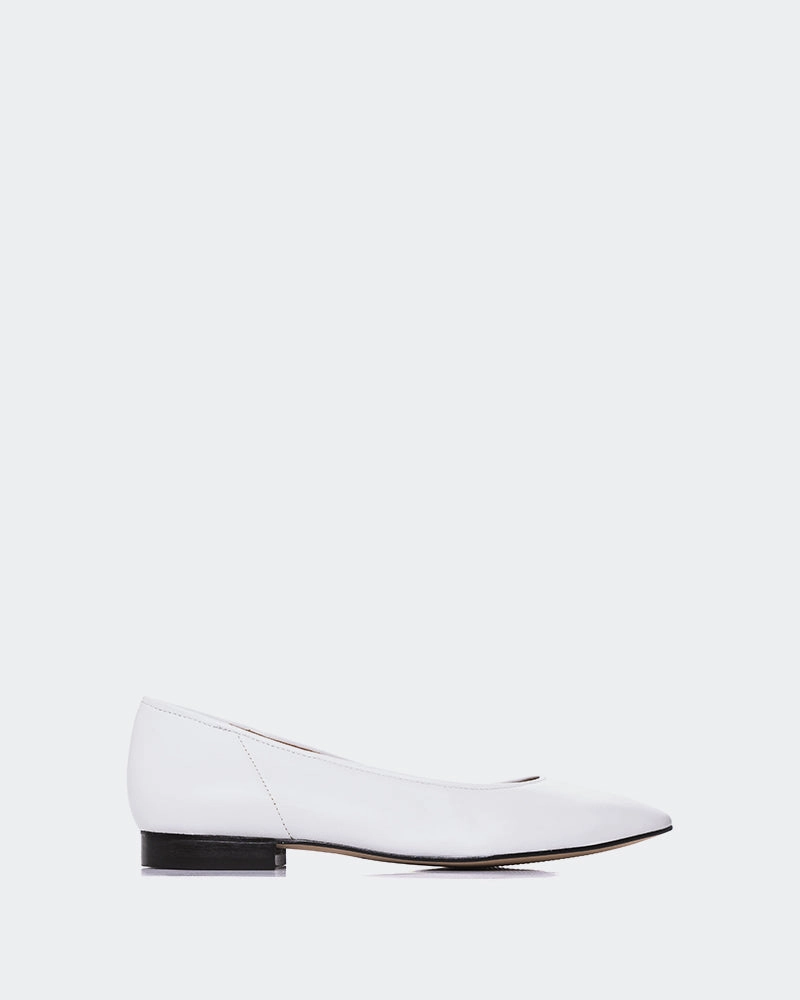 Leather Flat Pointed Shoes Taipo White Leather