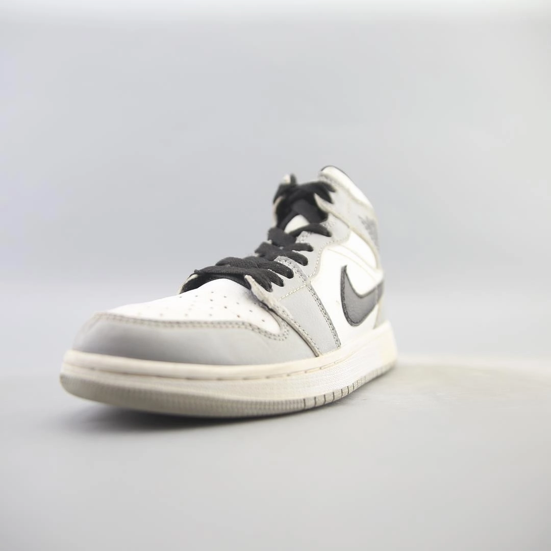 JORDAN 1 MID Beach Sneakers