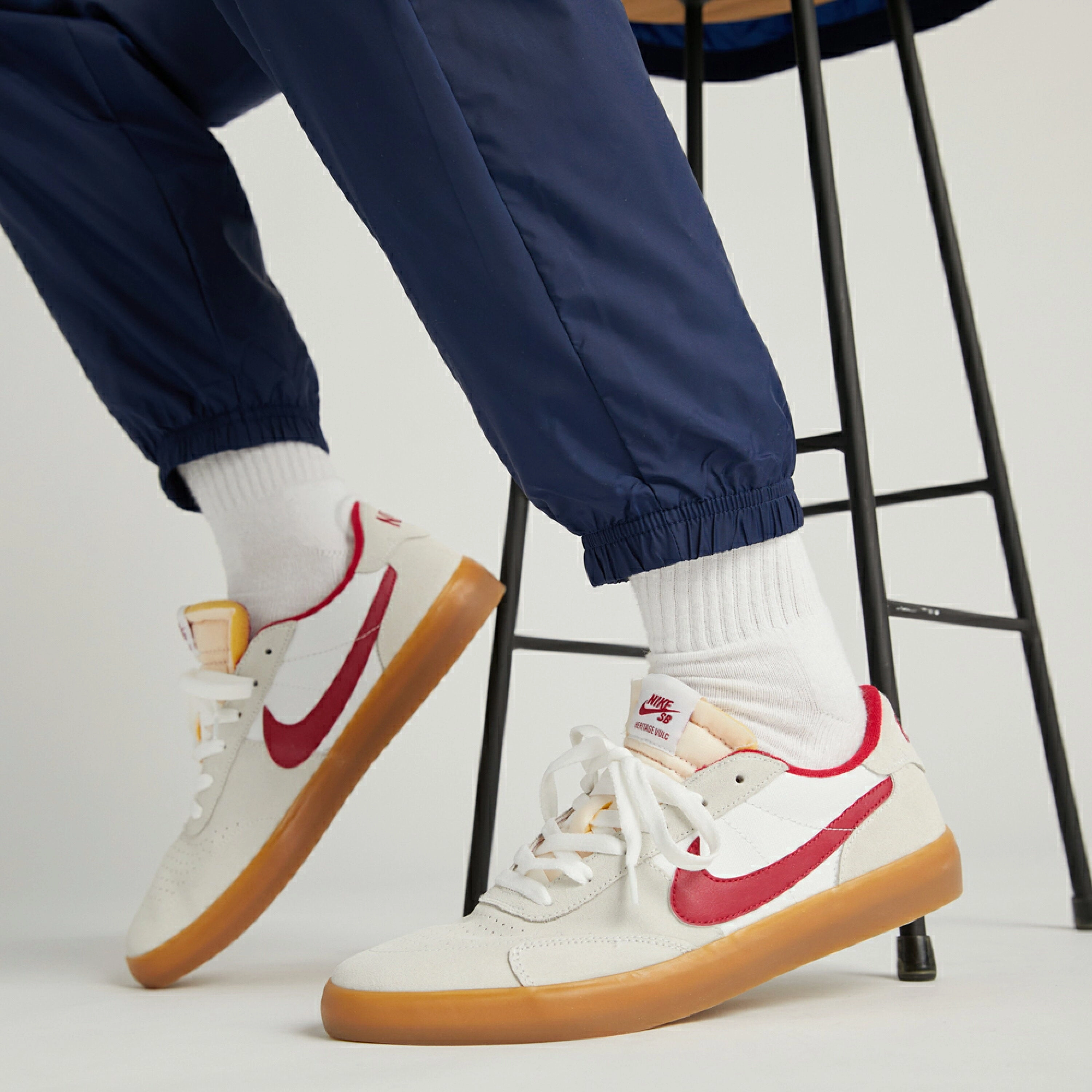 CD5010-100 Nike Heritage Vulc SB 'Summit White Cardinal Red Asics Marathon Shoe