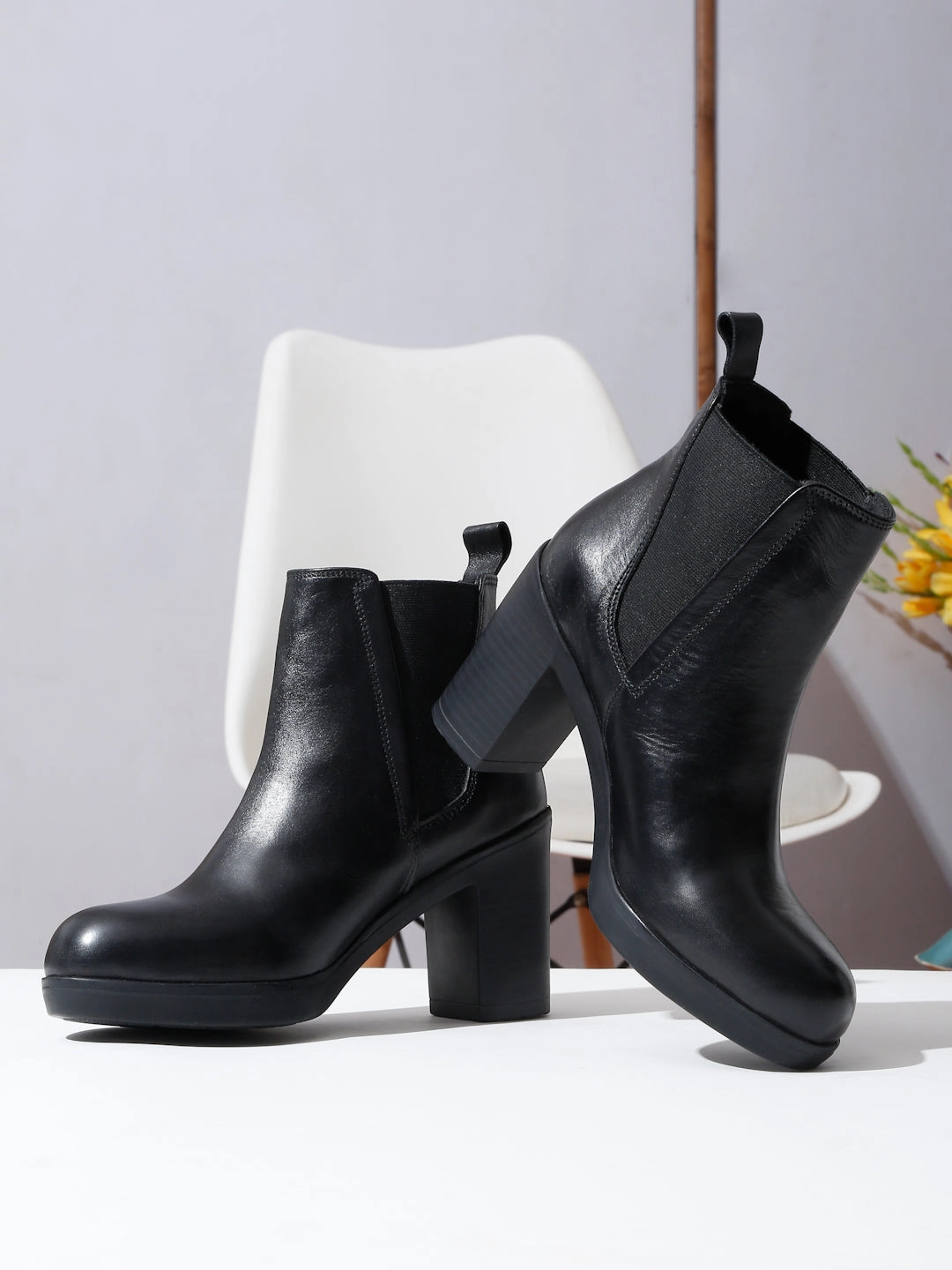 Best Winter Boots Women's Black Solid Leather Mid - Ankle High Heeled Boots