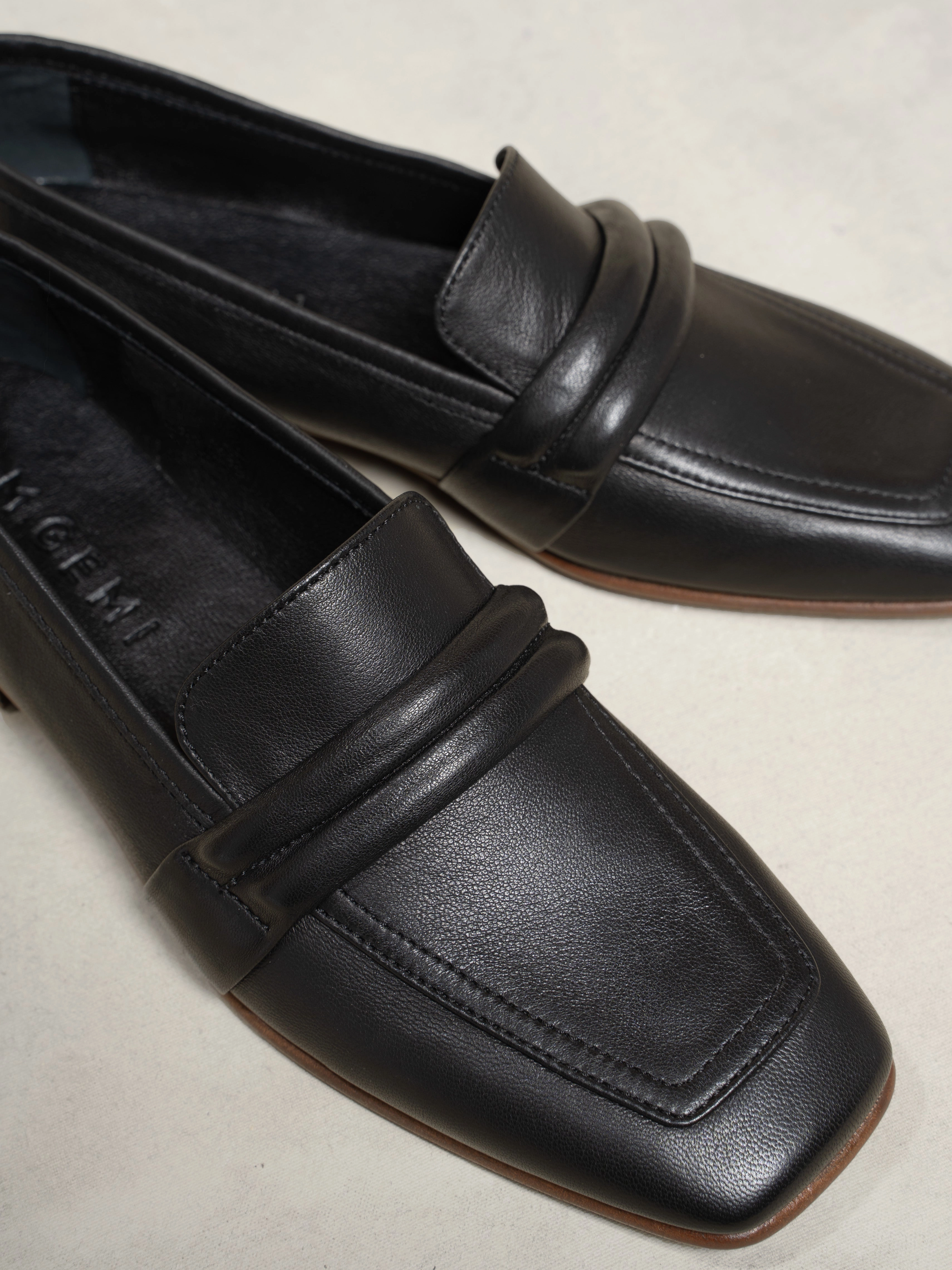 The Flavia (Sample Sale) Flat Shoes With Support