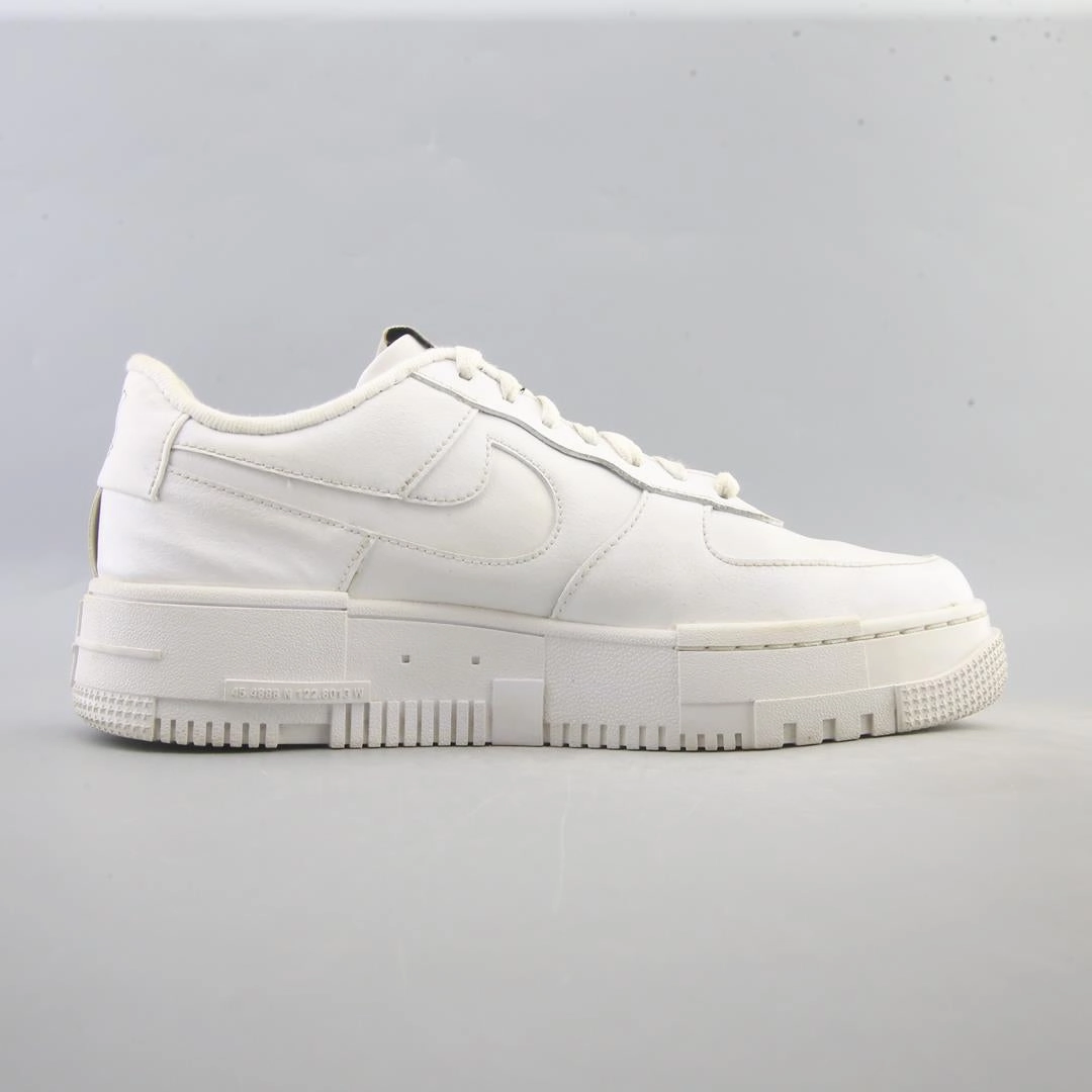 Casual Dress Shoes Size 15 NIKE AIR FORCE 1 LOW PIXEL