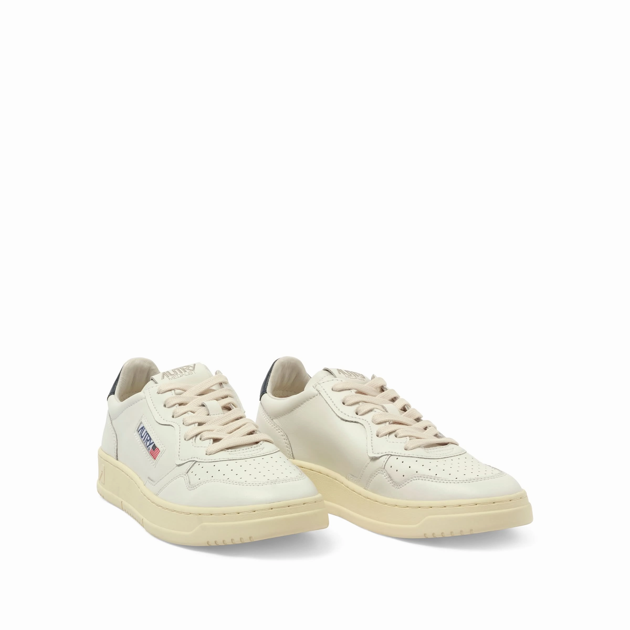 Medalist Low Sneakers in White/Space Trendy Platform Sneakers