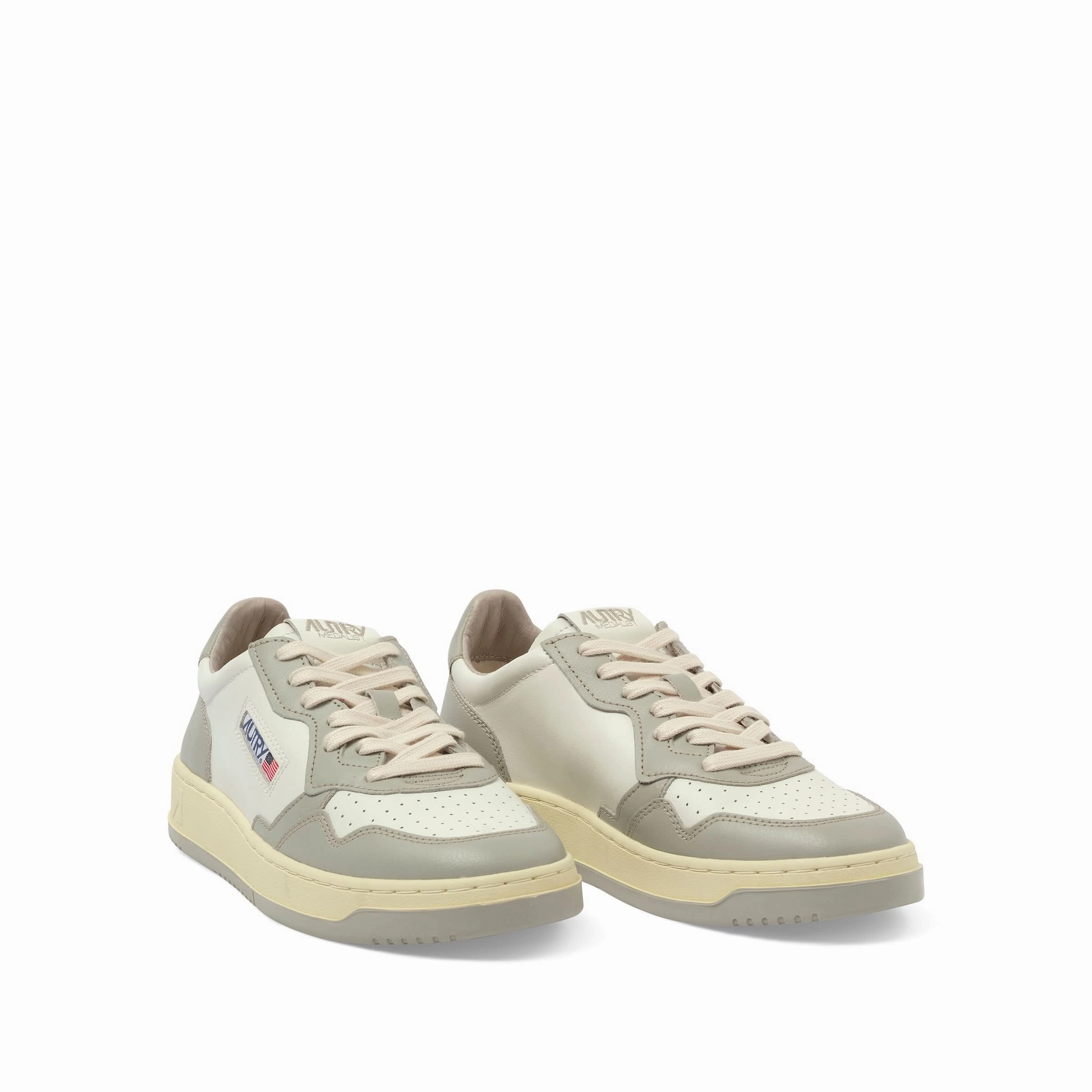 Medalist Low Bicolour Sneakers in White/Vapor Best Dress Sneakers