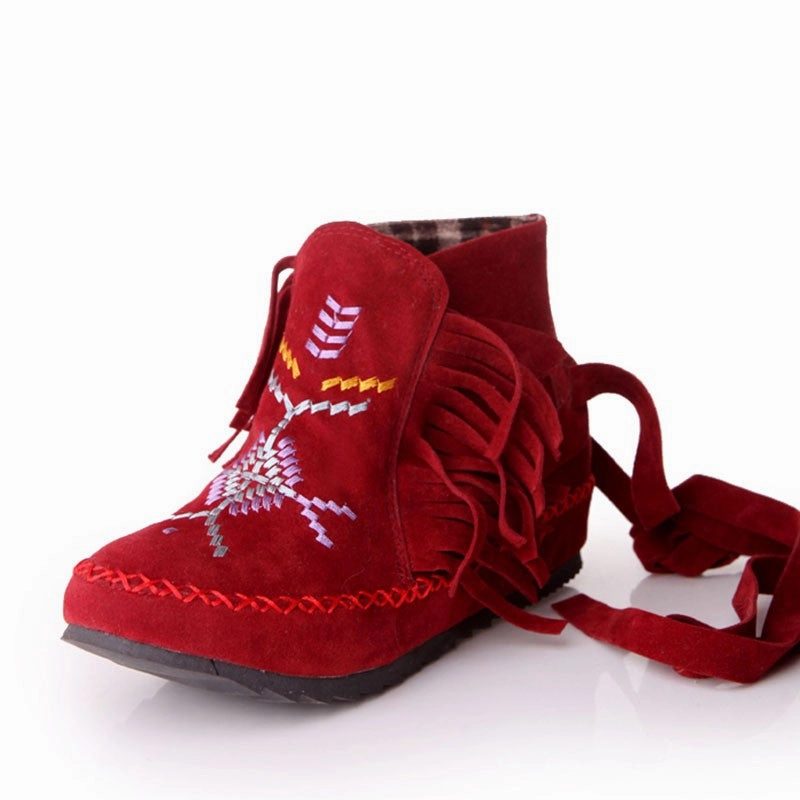 Embroidered moccasin ankle boot Running Shoes For Anatomically Flat Feet