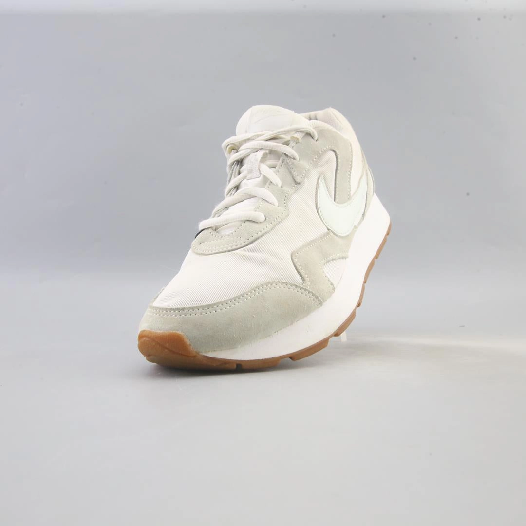 NIKE DELFINE LOW Casual Attitude Shoes