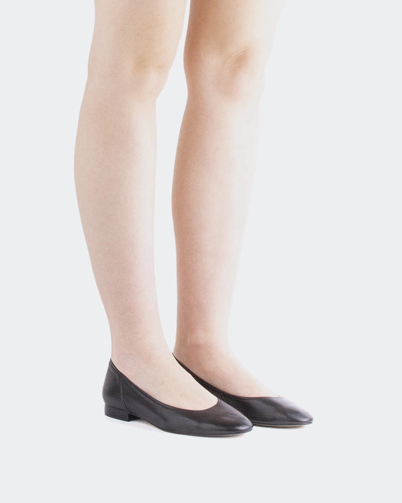 Taipo Black Leather Crane Flats Shoes