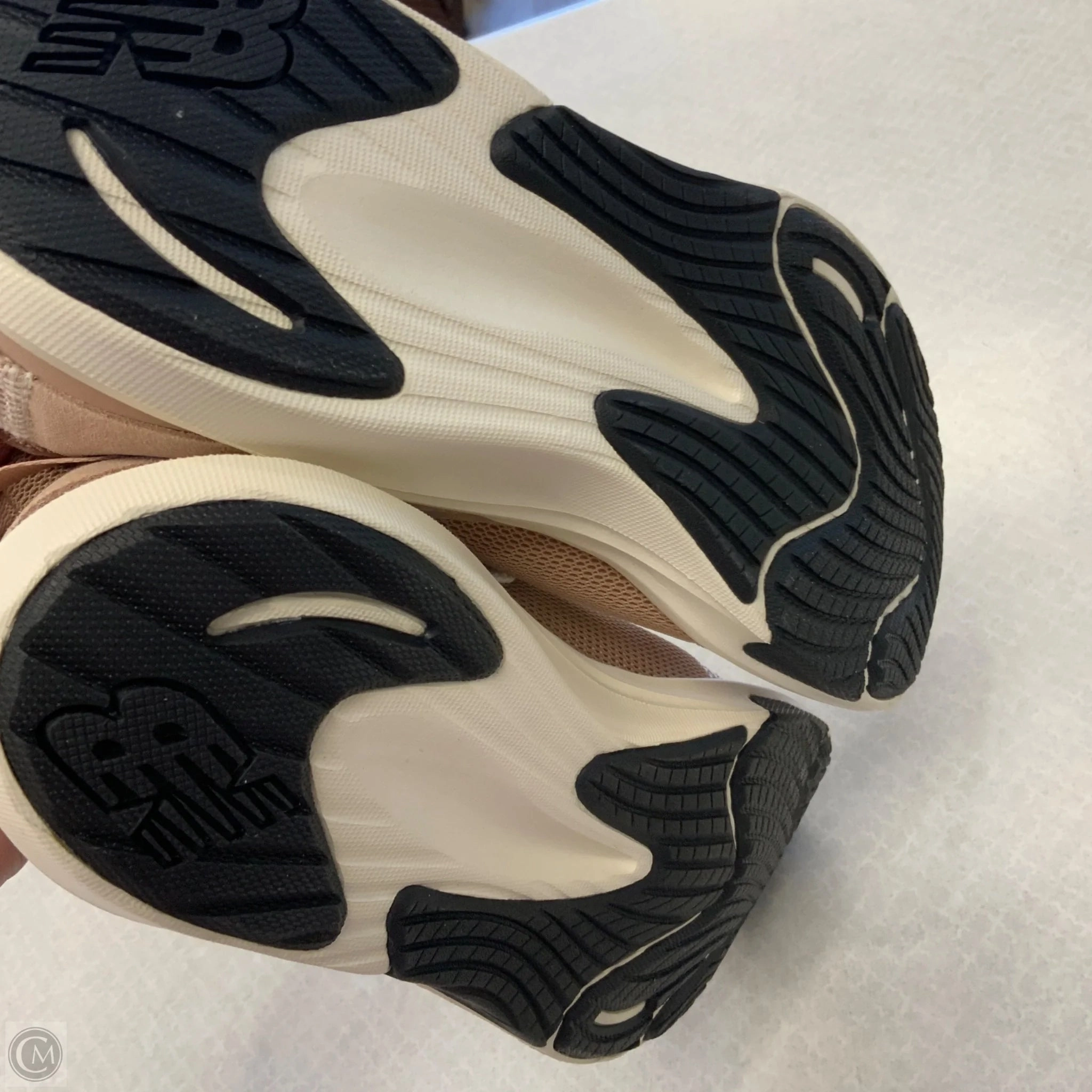 Shoes Athletic By New Balance In Brown, Size: 9.5 White Polka Dot New Balance