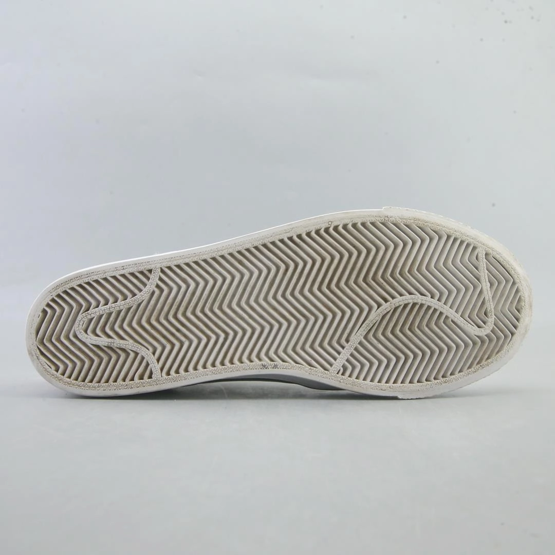 Casual Shoes Image NIKE  TOKI