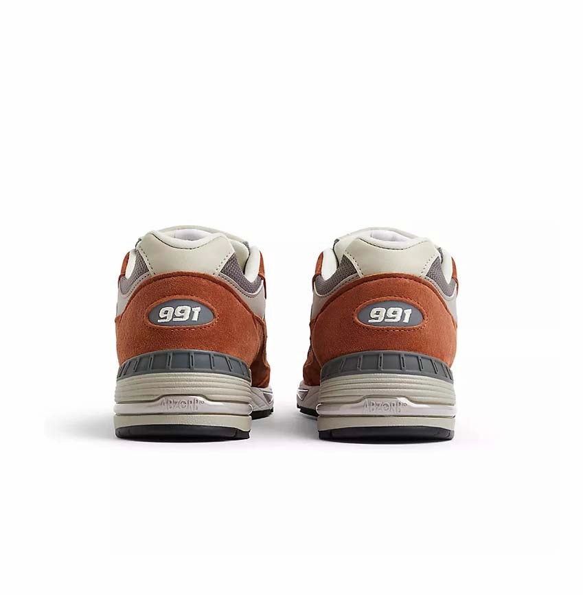 in UK 991 'Sequoia' New Balance 740s