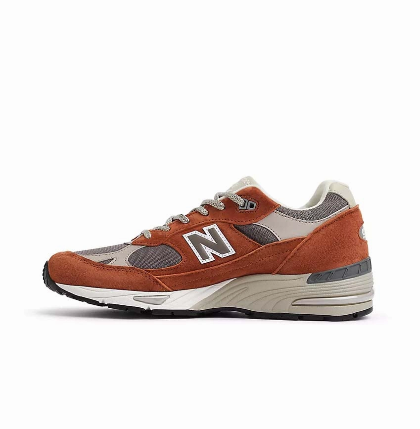 in UK 991 'Sequoia' New Balance Brown Suede