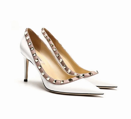 Lady Lock Studs Sexy Real Leather Pointed Toe Shiny Pumps  Trendy Fashion Shoes Engineering Shoes Waterproof