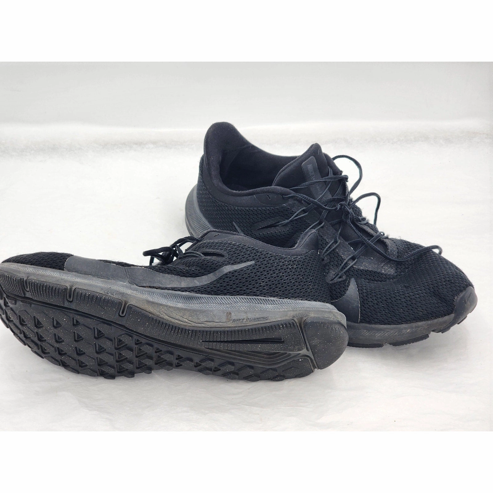 Nike Quest Running Shoes Mens 11 Lightweight Athletic Sneakers Breathable Mesh Good Asics Walking Shoes