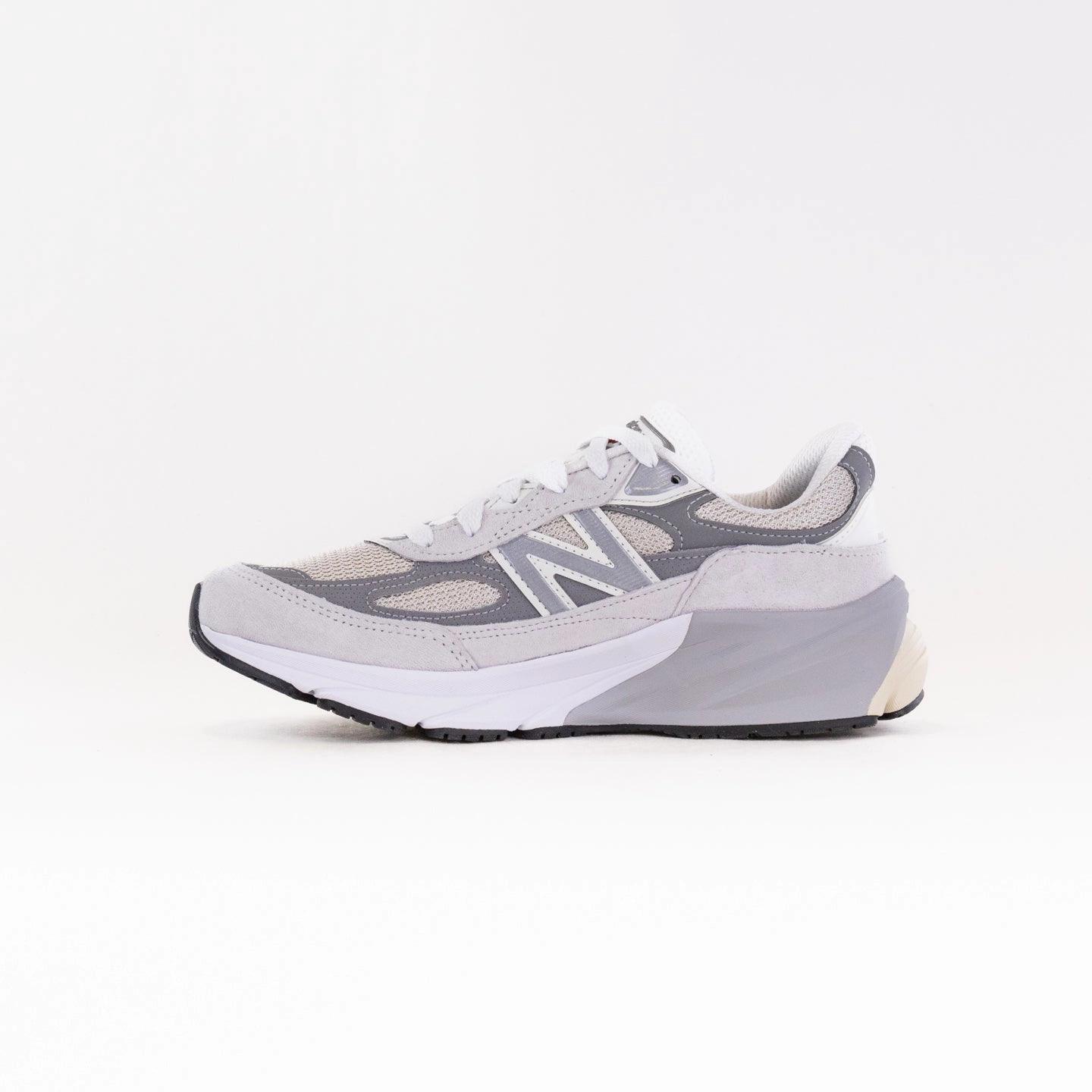 New Balance 9060 Shadow Purple New Balance 990V6 (Unisex) - Reflection