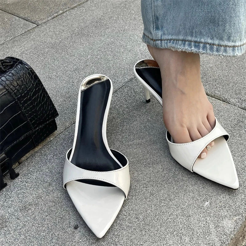 Slippers Flamingo Liyke Sommer Mode Niedrigen Dnnen Heels Frauen Hausschuhe Gladiator Sandalen Gemtliche Patent Leder Spitz Slip-On Folien Schuhe maultiere