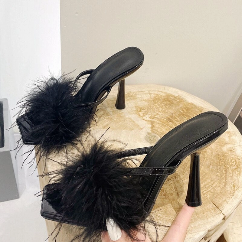 Childrens Character Slippers Liyke Summer Fashion Yellow Fluffy Furry Women Slippers Mules High Heels Slides Female Gladiator Sandals Party Banquet Shoes