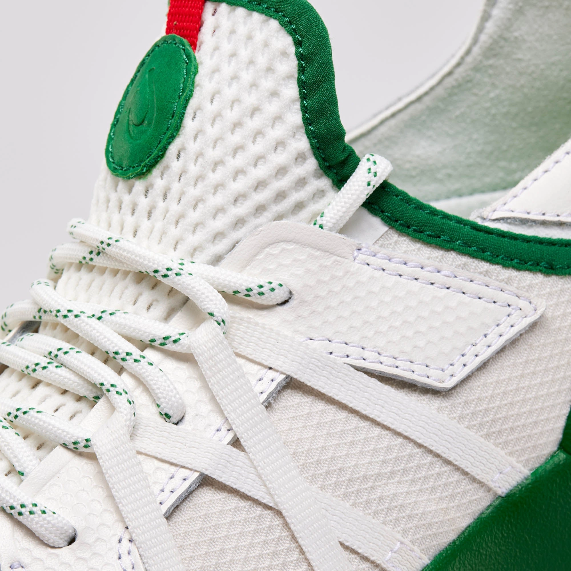 Manele - Bright White / Palm Top Golf Shoe Policy Traditional Leather Golf