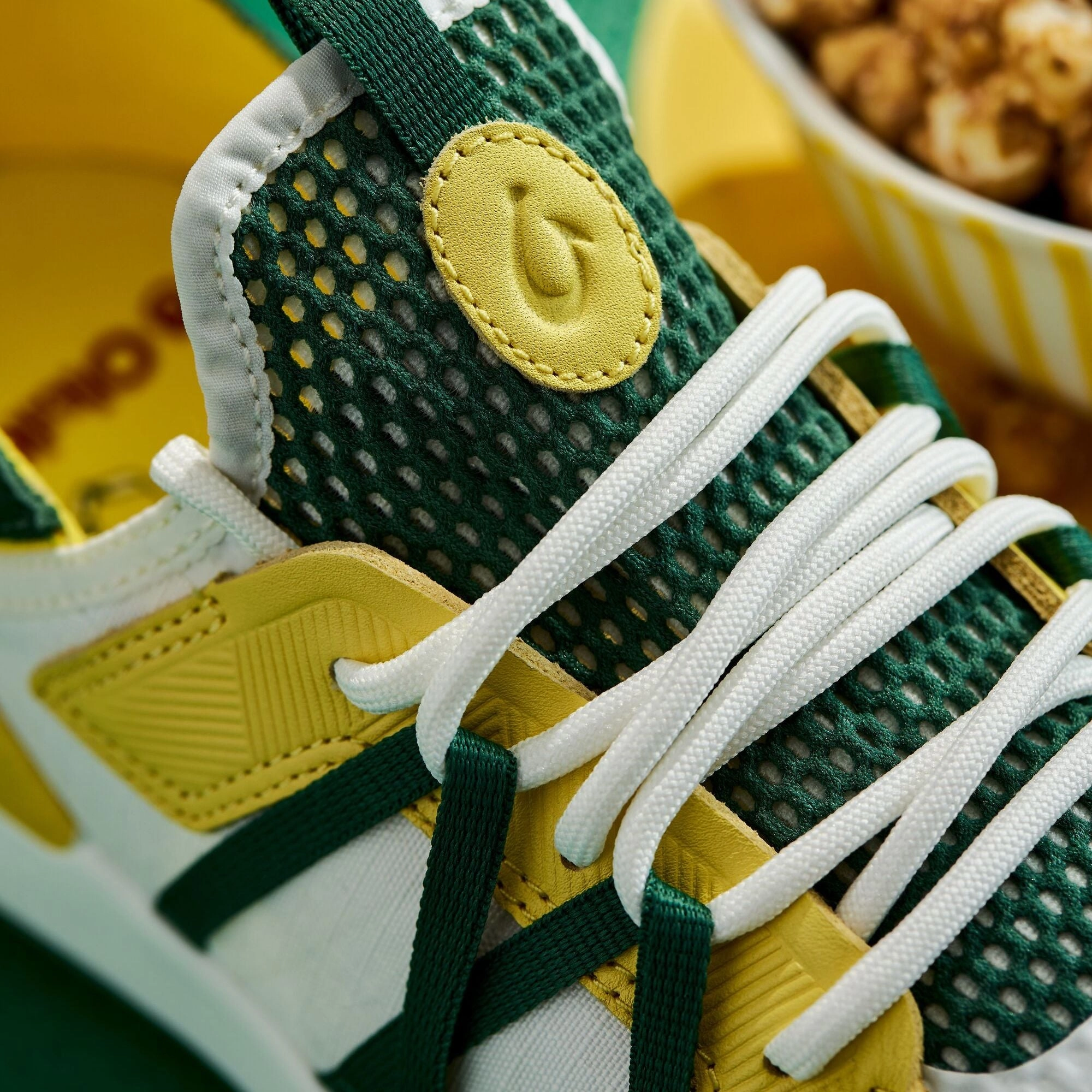 Manele - Bright White / Yellow Hibiscus Sales Golf