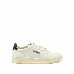 Medalist Low Sneakers in White/Black Fashionable Sneakers