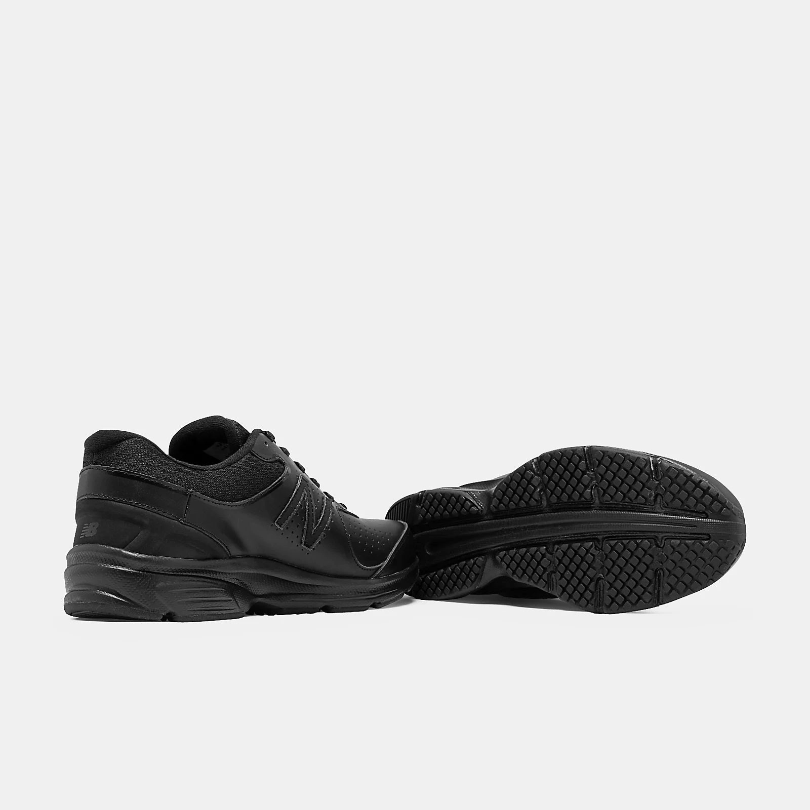 New Balance 1080 Kids Mens Wide Fit New Balance MW411BK2 Trainers