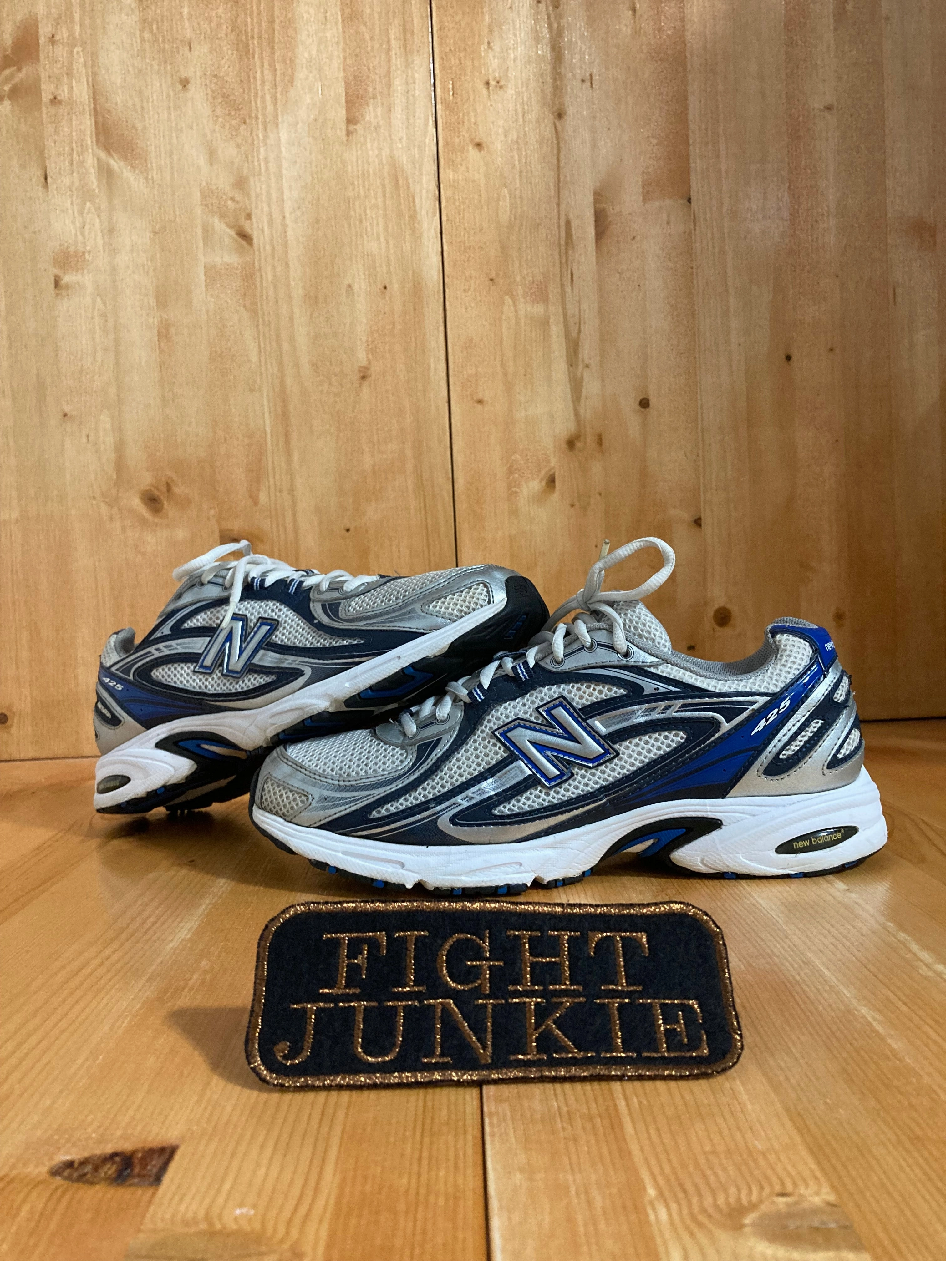 New Balance 940 V4 NEW BALANCE 425 Men Size 8.5D Running Training Shoes Sneakers Silver & Blue