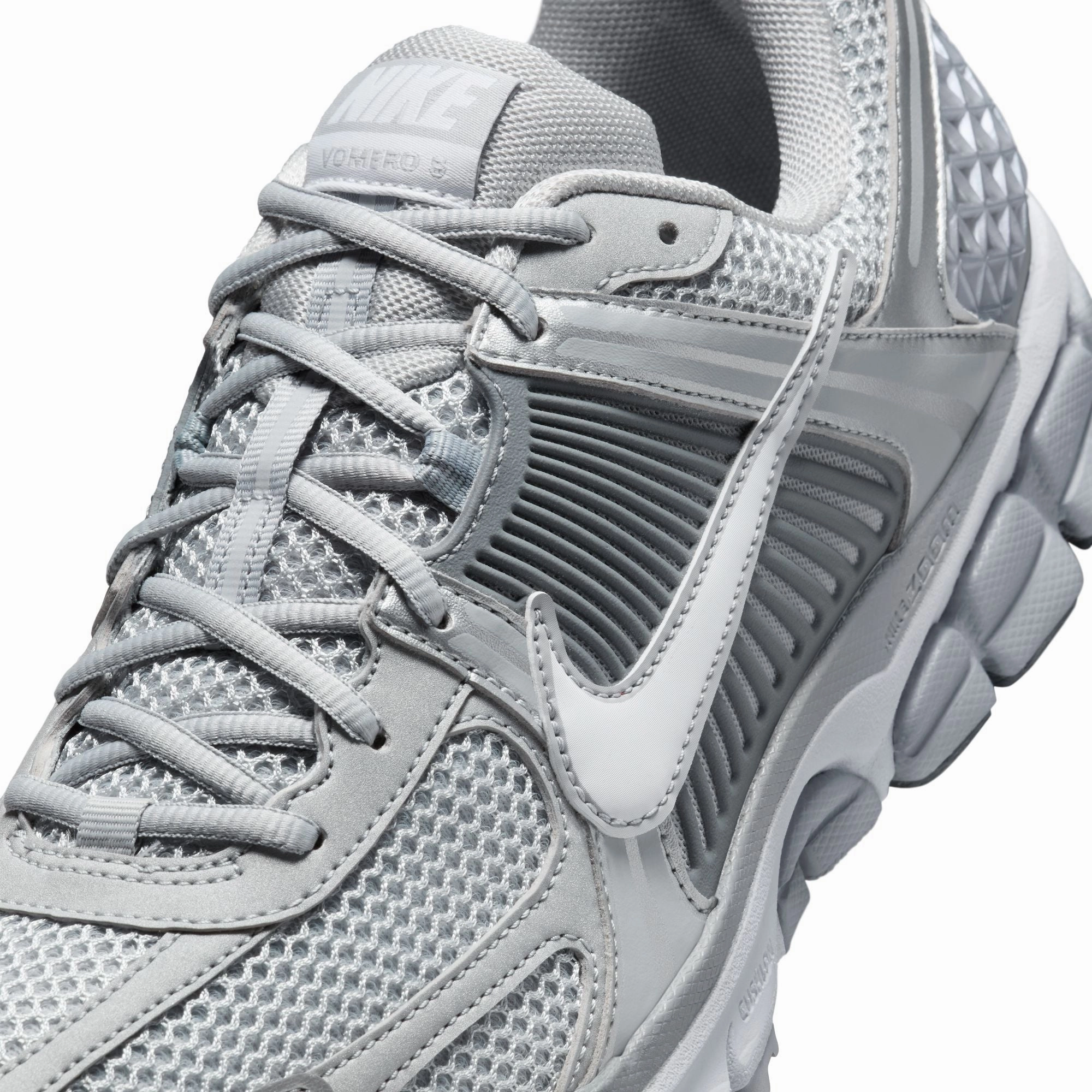 Nike - Zoom Vomero 5 ~ Cool Grey Asics Shoe For Running