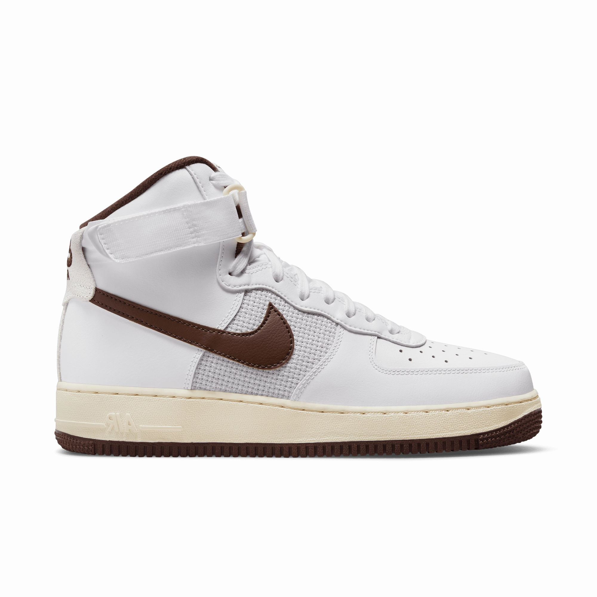 NIKE AIR FORCE 1 HIGH '07 "CHOCOLATE-COCONUT" Saucony Vs Asics