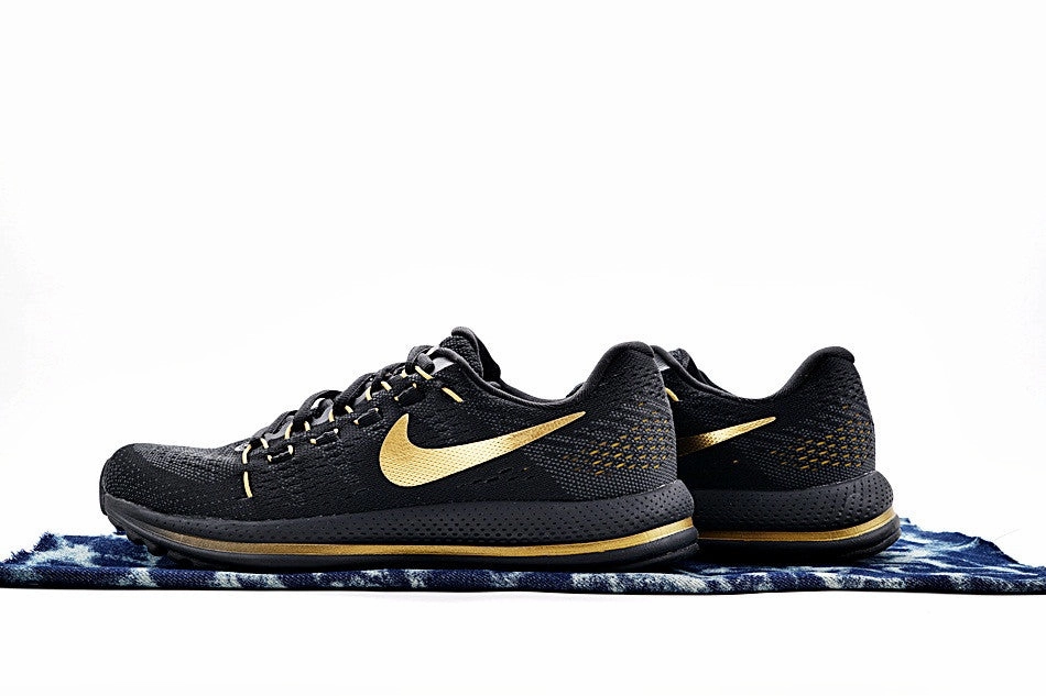 NIKE AIR ZOOM VOMERO V12 Best Asics Shoes For Healthcare Workers