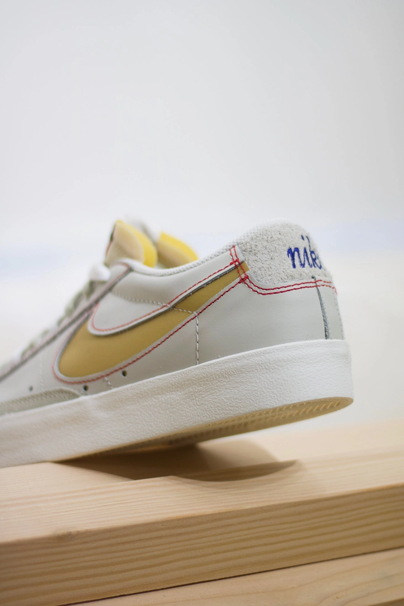 NIKE BLAZER LOW '77 PRM "LIGHT BONE" Asics Running Shoes With Spikes