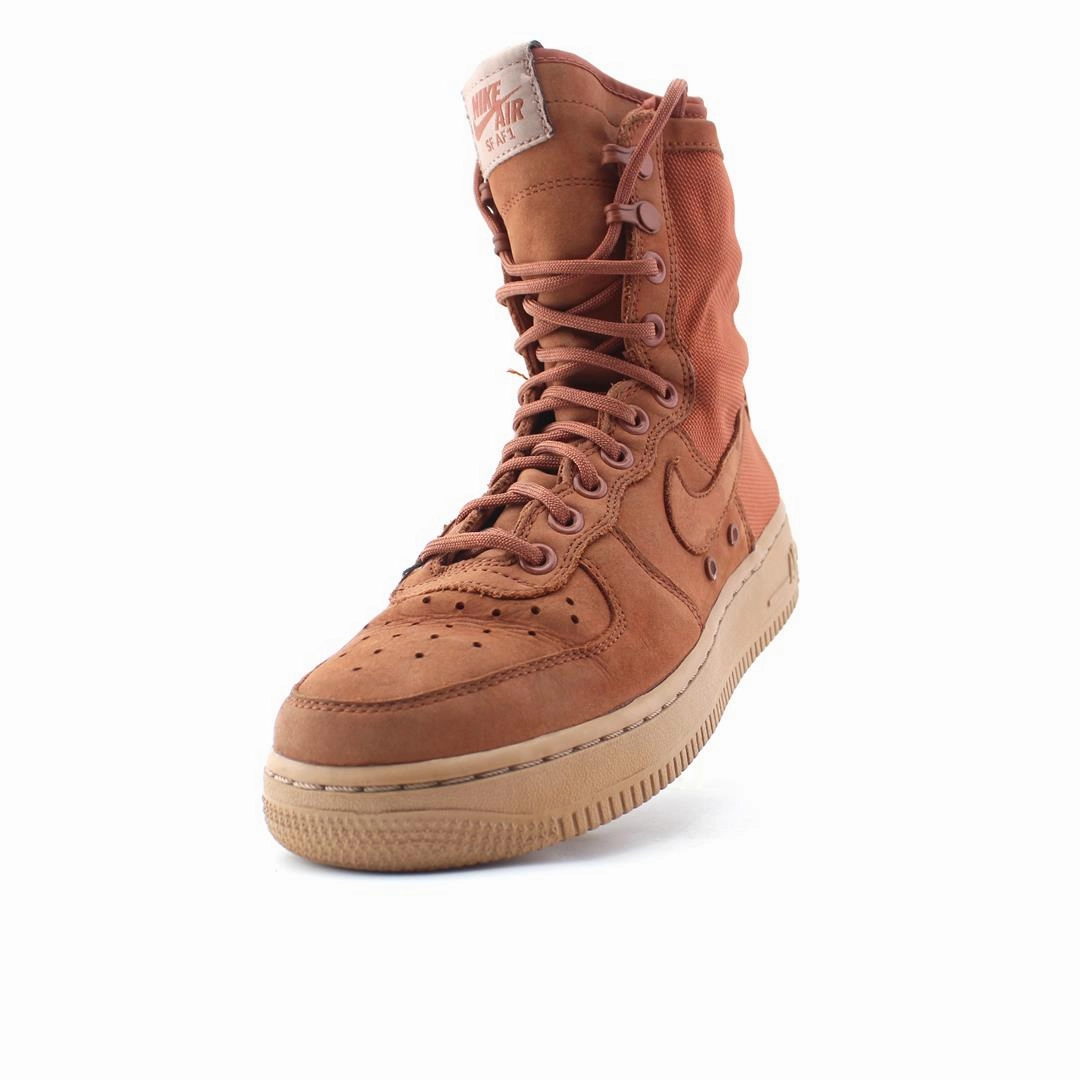 NIKE SF AIR FORCE 1 Casual Leather Sneakers