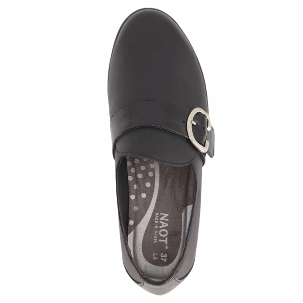 Flat Foam Shoes Naot Viscol Jet Black Leather/Black Crinkle Patent Leather Shoe (Women's)