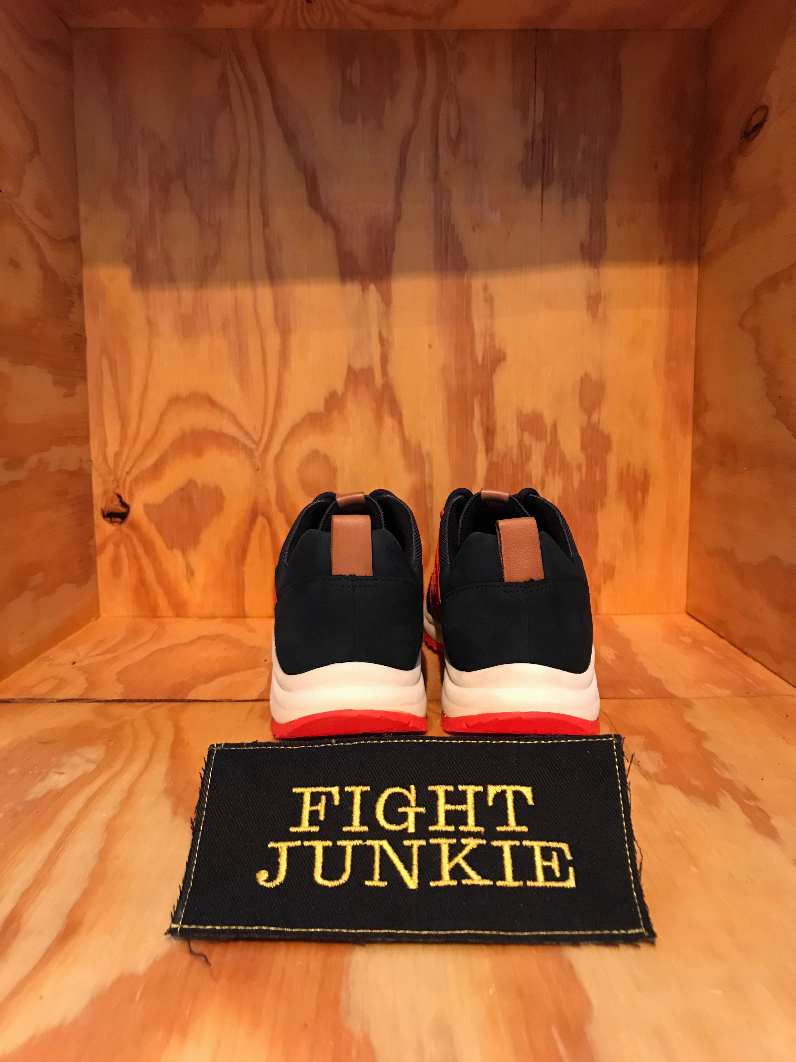 NWOT CLARKS TRIGENIC Womens Size 10 Suede Athletic Shoes Sneaker Running Shoes Topo