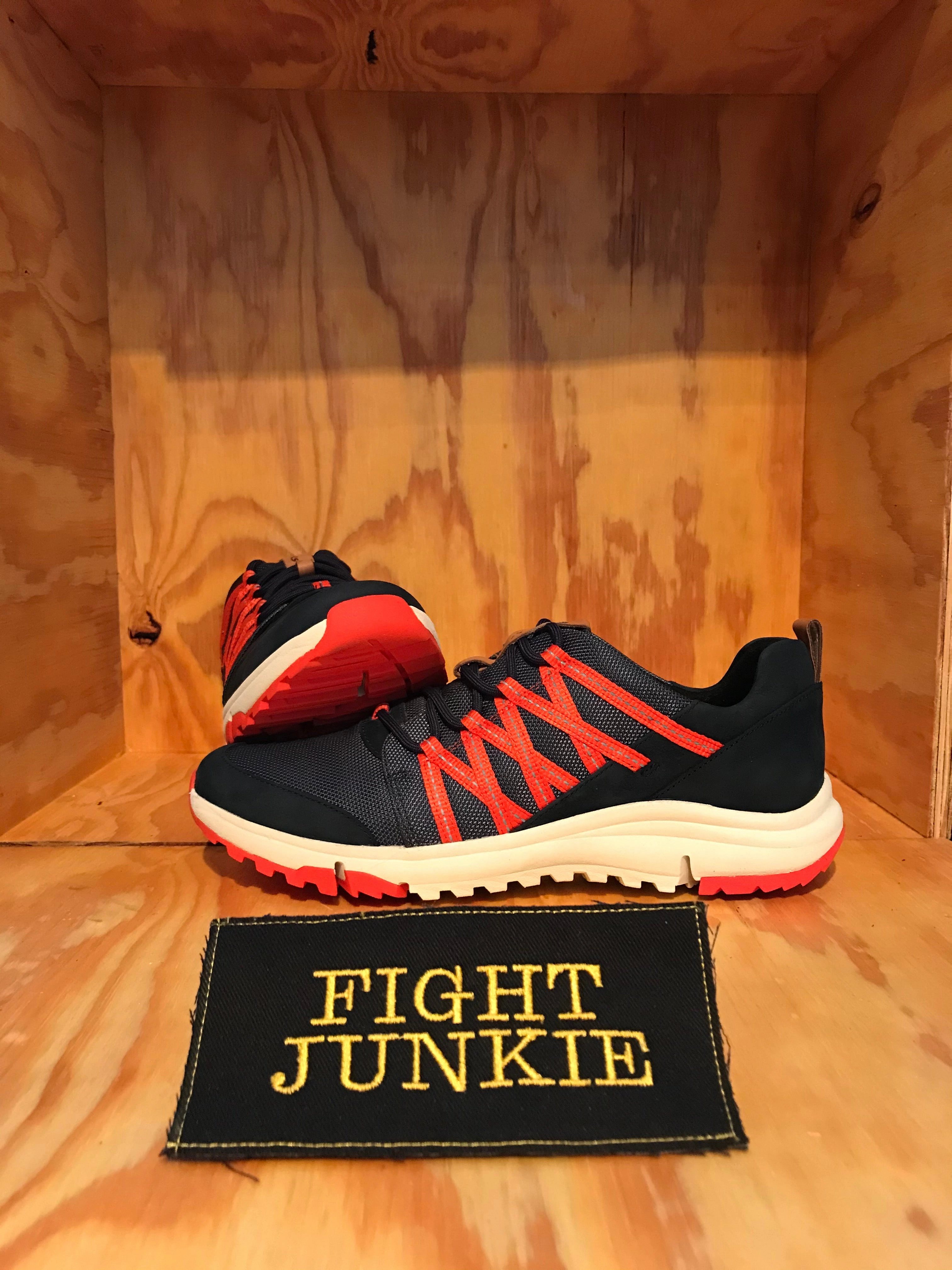 NWOT CLARKS TRIGENIC Womens Size 10 Suede Athletic Shoes Sneaker Shoes Free Run