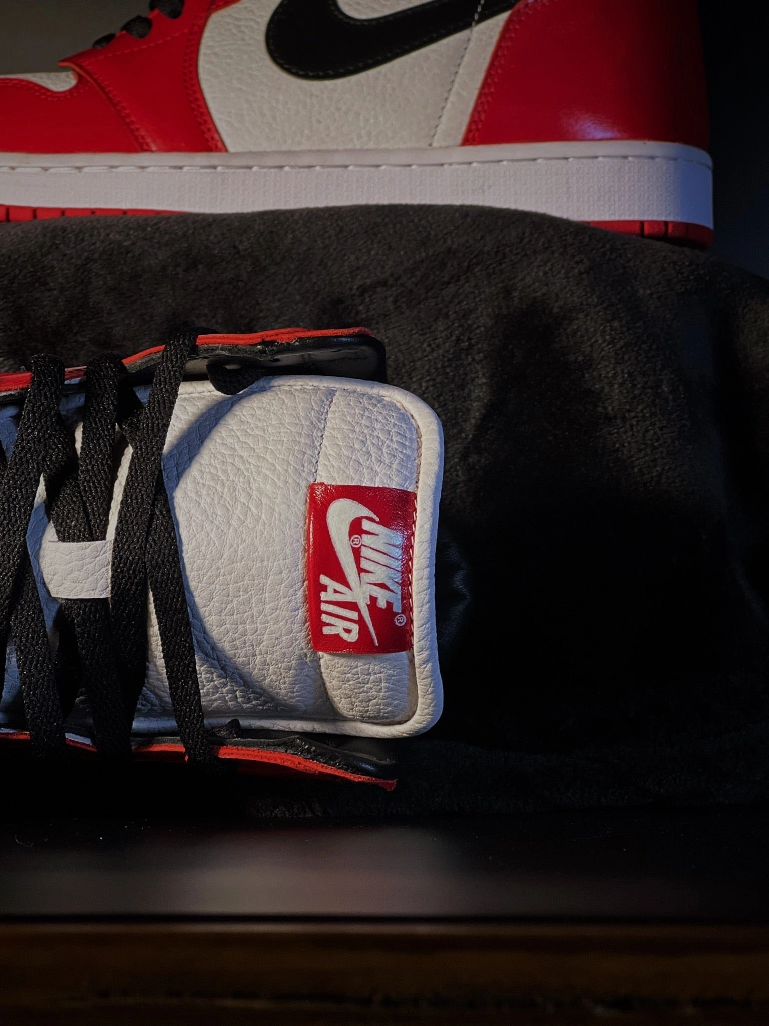 Outlet Asics Shoes Air Jordan 1 High Retro 1985 "Chicago"