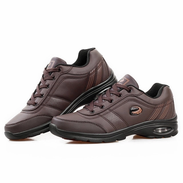 Waterproof Golf Shoes / Black & White Sport Trainers for Golf Used Golf