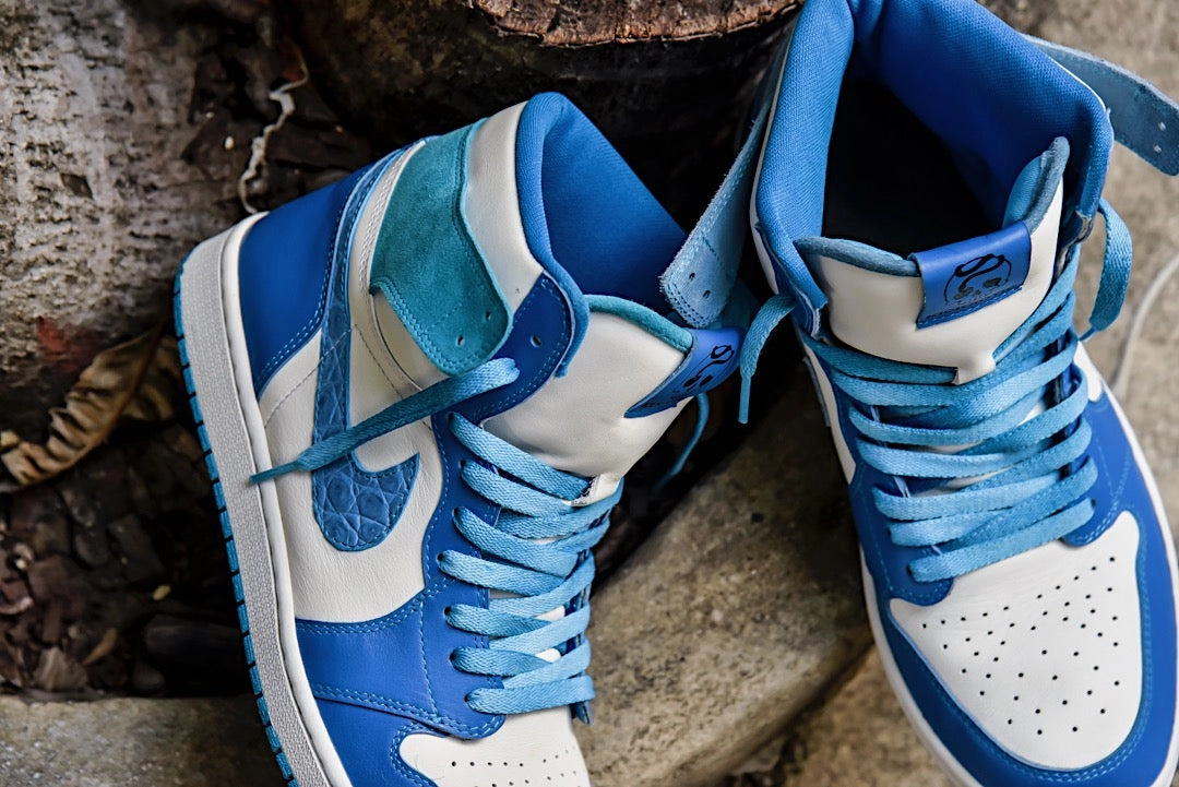 Saucony Vs Asics Walking Air Jordan 1 High Retro "Royal Poseidon"