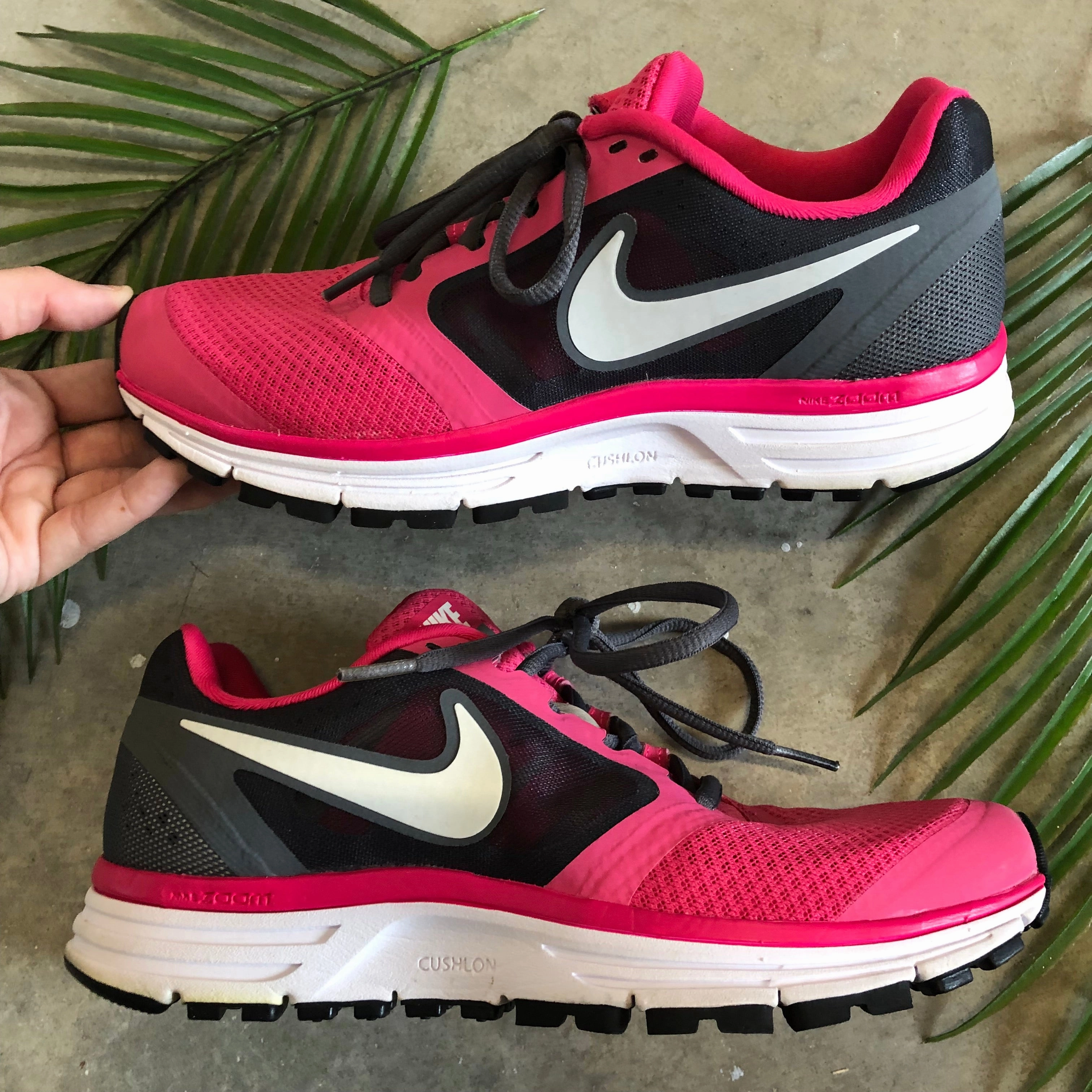 Asics Shoes Golf Nike Vomero 8 Running Shoes - Size 7