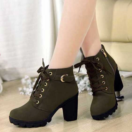 Women Soft Leather Comfortable Motorcycle Boots Tall Fur Boots