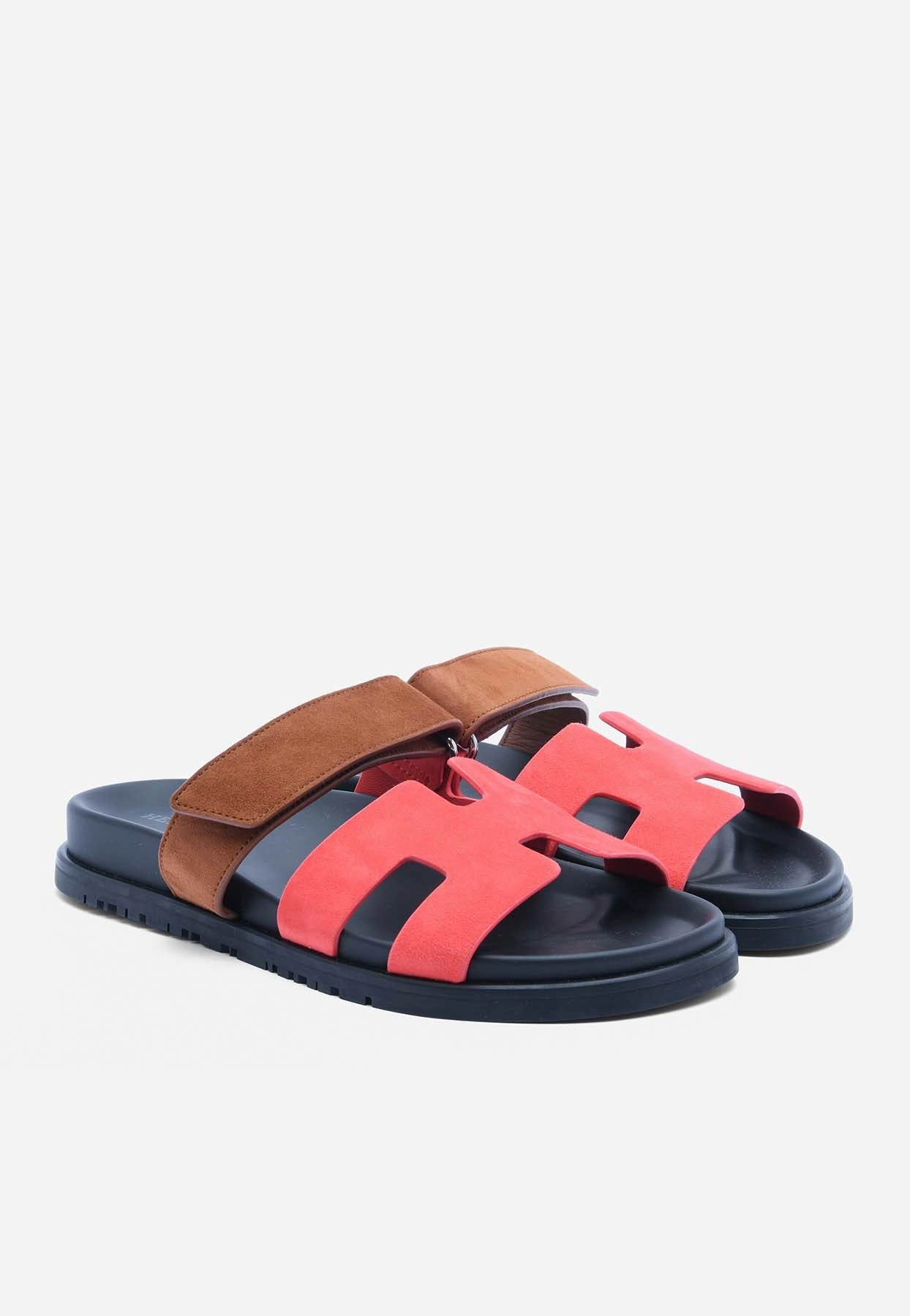 Chypre Sandals in Rouge Cinetique and Gold Suede Slippers Bedrukken