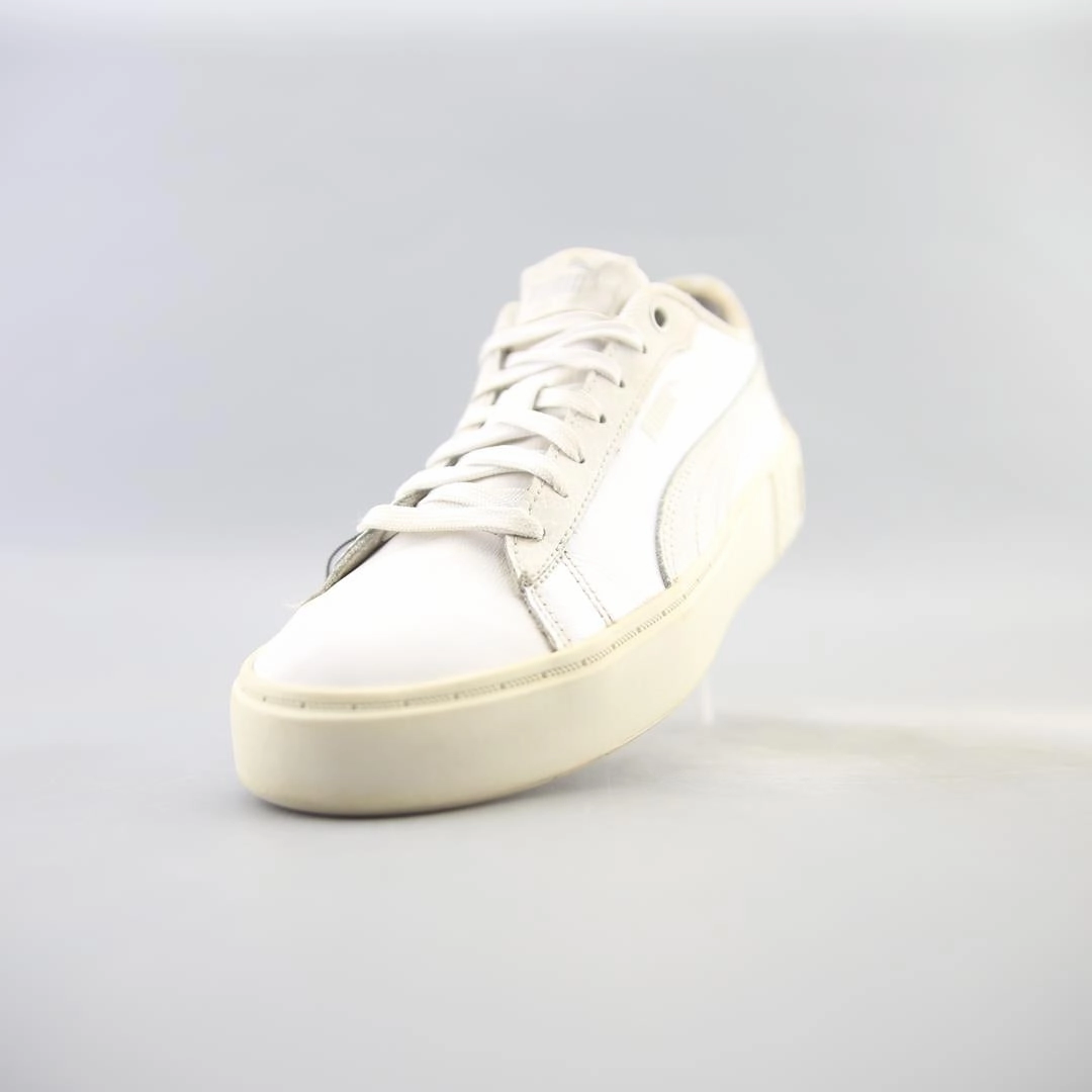 White Jeans And White Sneakers PUMA  SMASH PLATFORM V2